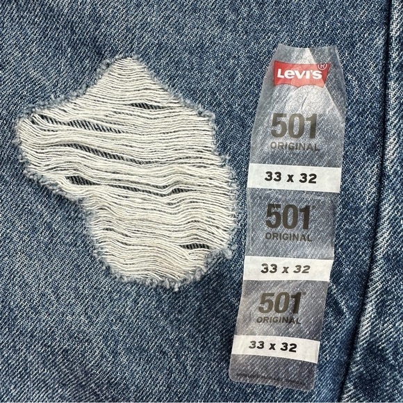 Levi's Premium 501 Original Fit Women's Jeans | Distressed | Button Fly | 33/32 - Picture 9 of 10